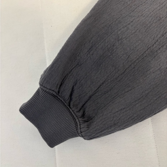 NWT AERIE GREY GAUZY COTTON TOP - Picture 3 of 5